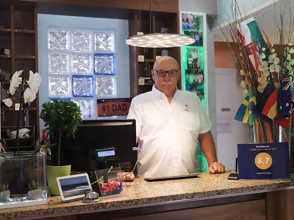 Hotel & Apartments Rinaldo Borgomanero Ngoại thất bức ảnh