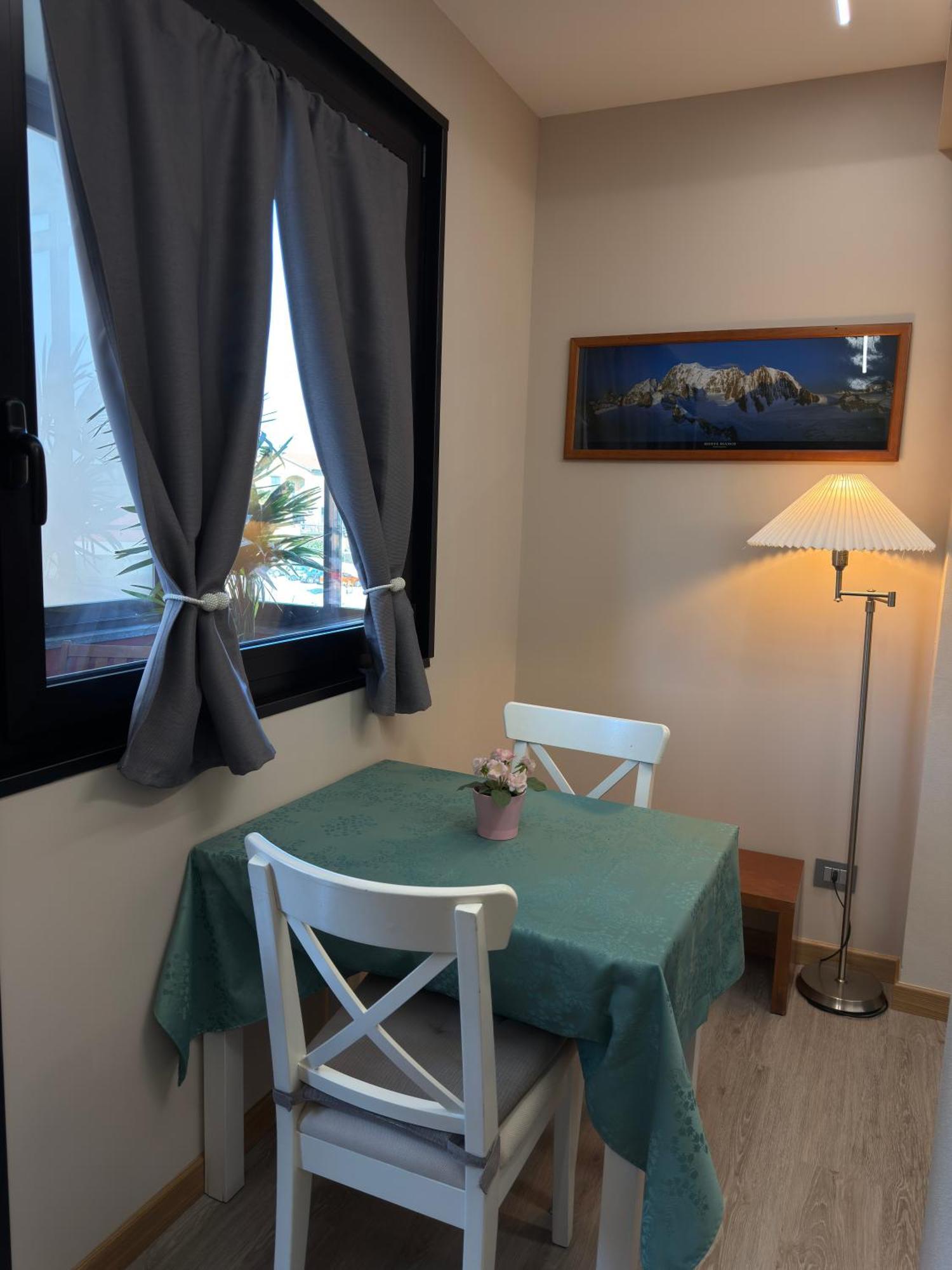 Hotel & Apartments Rinaldo Borgomanero Ngoại thất bức ảnh