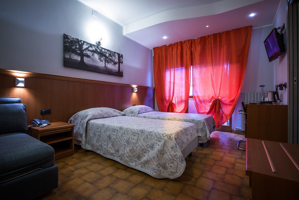Hotel & Apartments Rinaldo Borgomanero Ngoại thất bức ảnh